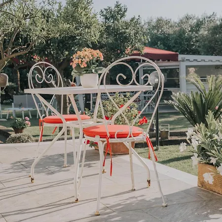 Le Vie Di Feronia Bed & Breakfast 3*